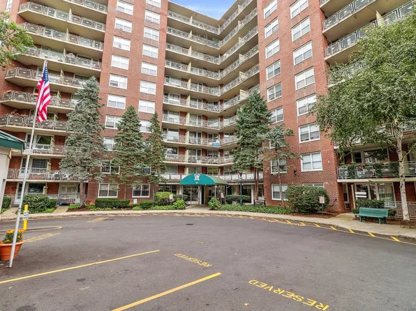 71 Strawberry Hill Avenue #302, Stamford, CT 06902