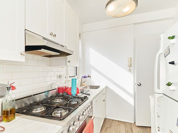 5th image of 30 E 37th St APT 6B