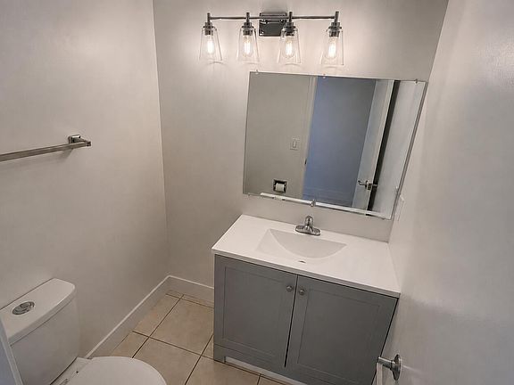 5th image of 2200 NE 33rd Avenue #17C