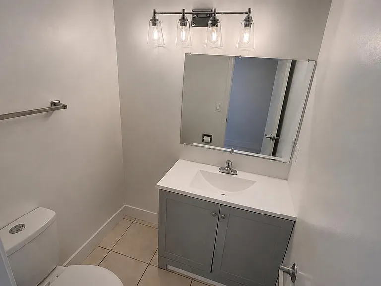 2200 NE 33rd Ave #17C — Photo 5