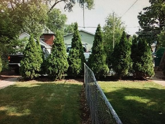 5th image of 384 Alden Ave