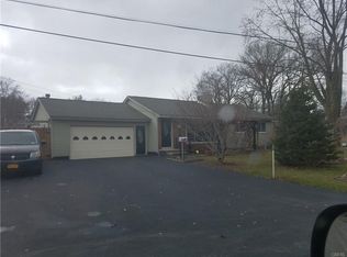 100 Fieldcrest Dr, North Syracuse, NY