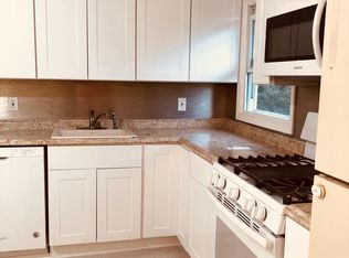 645 Oak St, Ridgefield, NJ 07657