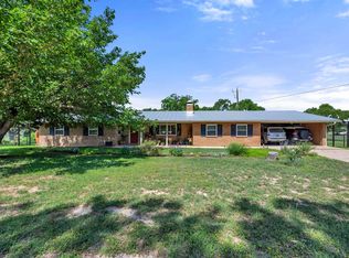 105 Post Oak Dr, Llano, TX 78643