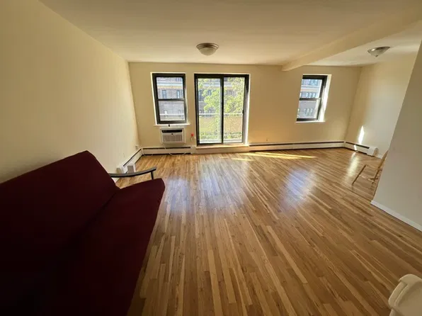 5 Schenck Ave APT 3J, Great Neck, NY 11021