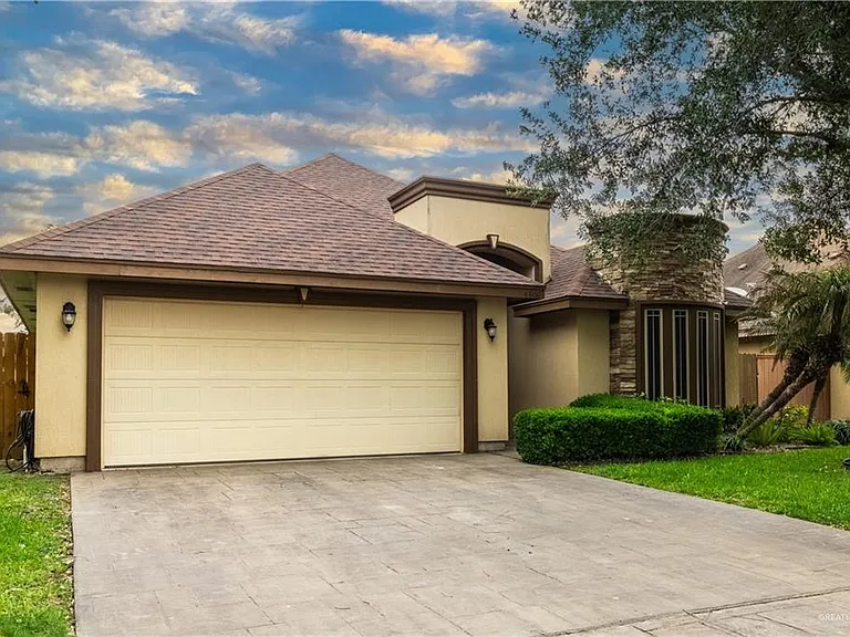 4616 Xanthisma Ave — Photo 2