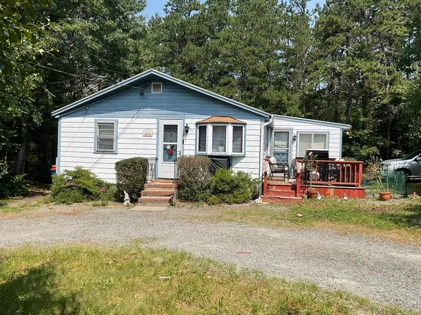 76 Wareham Lake Shore Dr, East Wareham, MA 02538