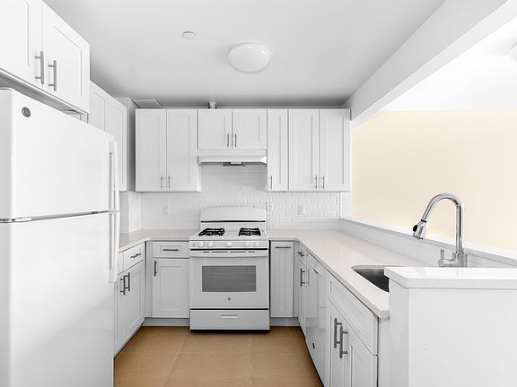 5th image of 87-65 171st St #5