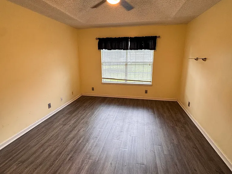 314 McQueen Cir — Photo 7