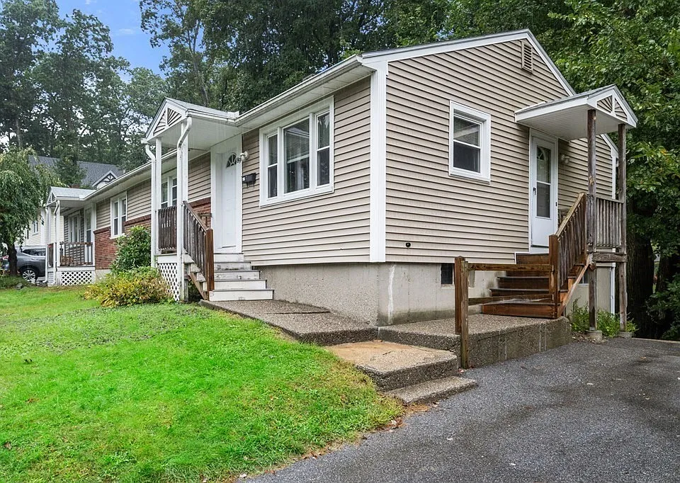 87 Moore Ave