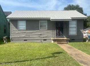 1113 Espy Dr, Clarksdale, MS 38614