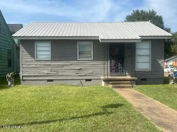 1113 Espy Dr, Clarksdale, MS 38614