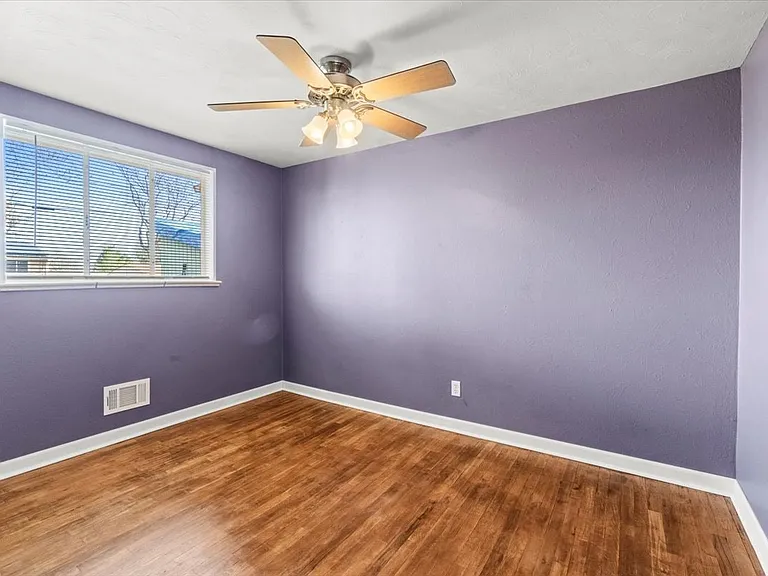 5136 Johnson St — Photo 9