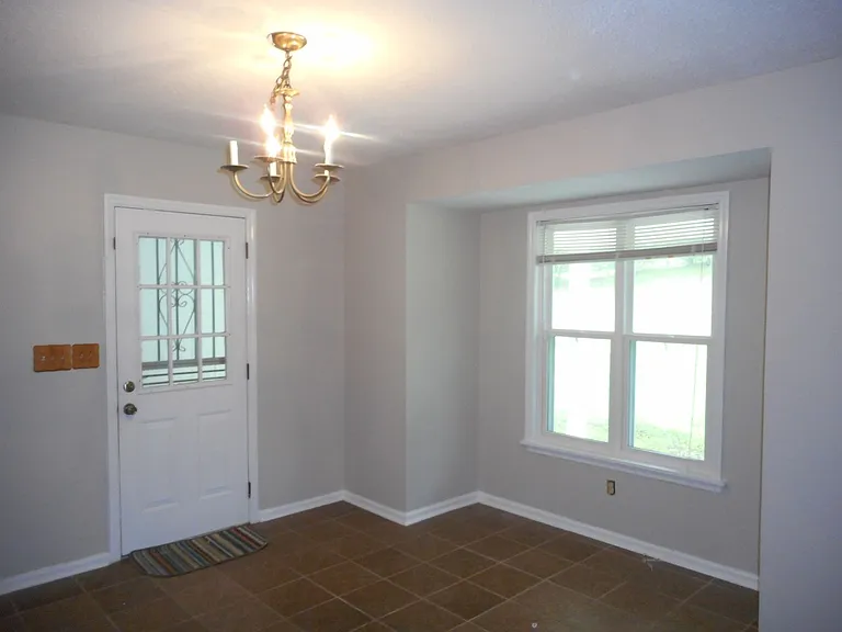 3726 Crest Dr — Photo 11