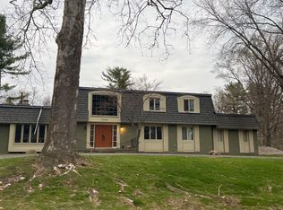 27300 Willowgreen Ct, Franklin, MI