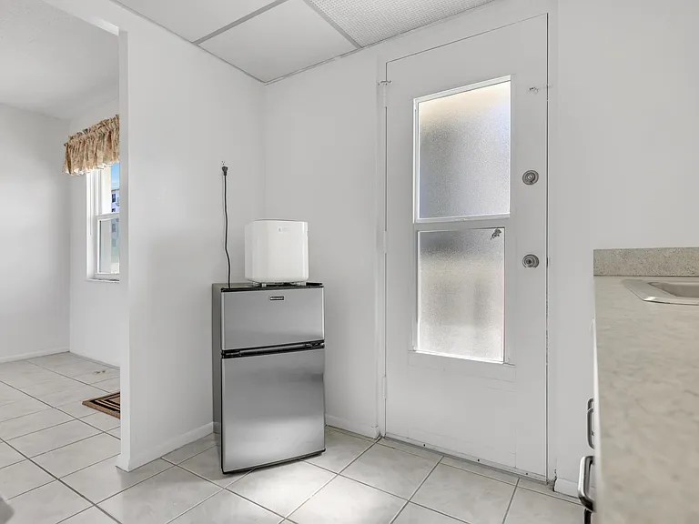 2555 NE 11th St #804 — Photo 9
