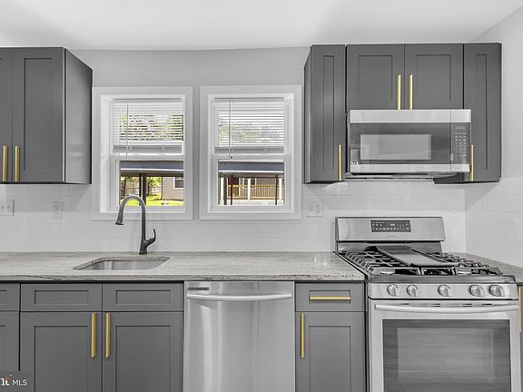 3rd image of 10800 Livingston Rd