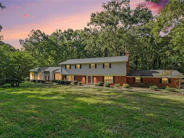 8800 Harwick Ct, Lewisville, NC 27023