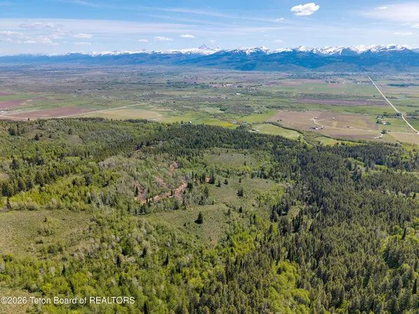 2 Labra Ln, Victor, ID 83455