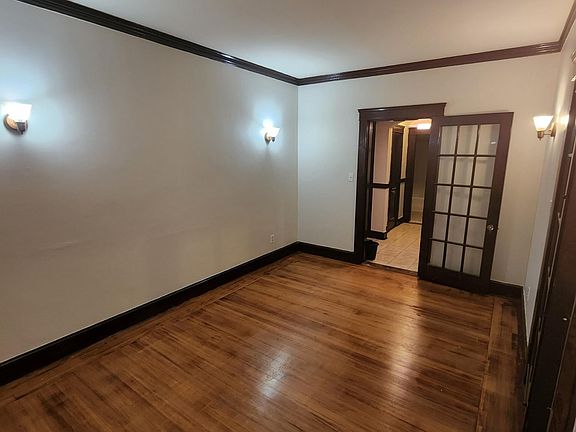 4th image of 219 Walcott St #5
