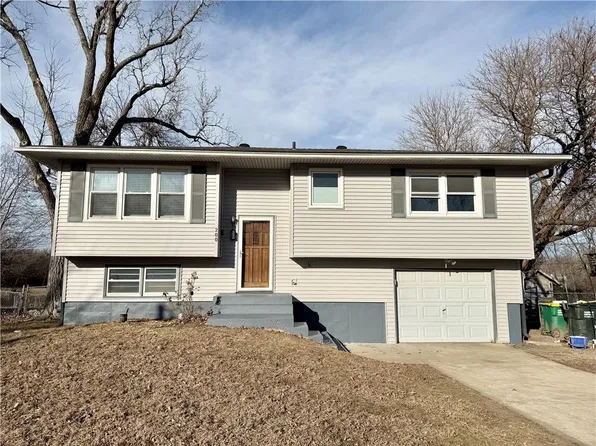 200 W Meriwood Ln, Edgerton, KS 66021