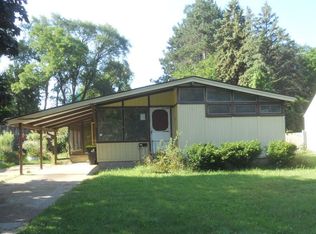 907 W Orange St, Greenville, MI