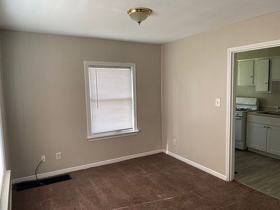 4th image of 368 N Roosevelt Ave APT 3