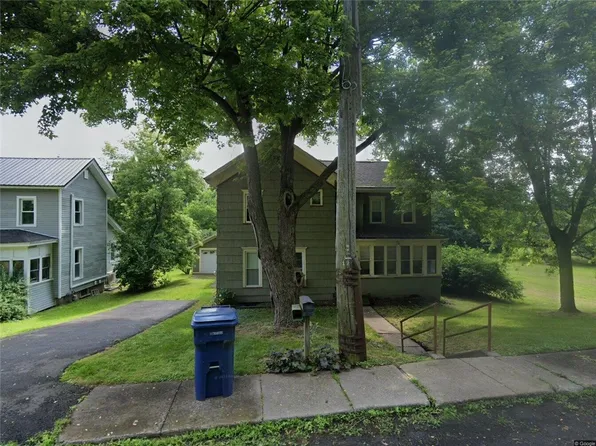 165 Geneva St, Lyons, NY 14489
