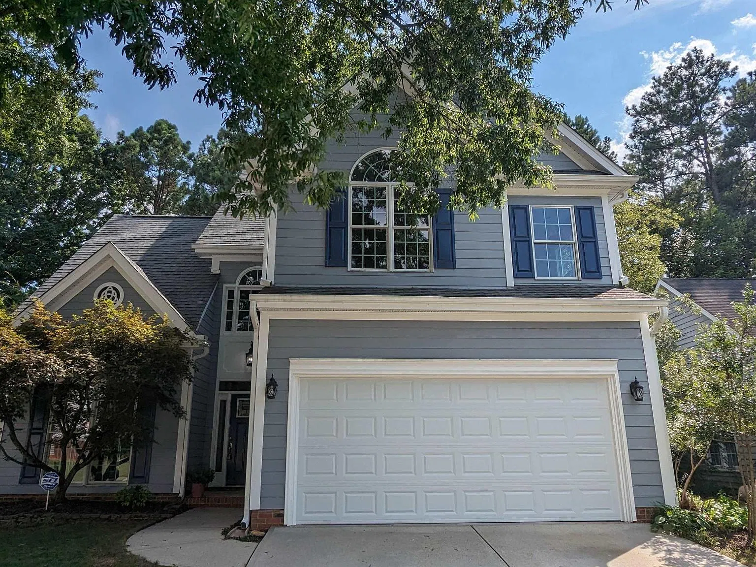 3 bed, 2.5 bath, 2281 sqft, $2,250 — Photo 1