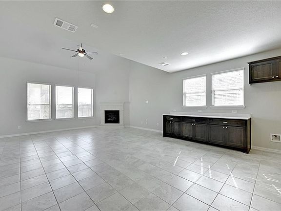 4th image of 2212 Montesol Ln