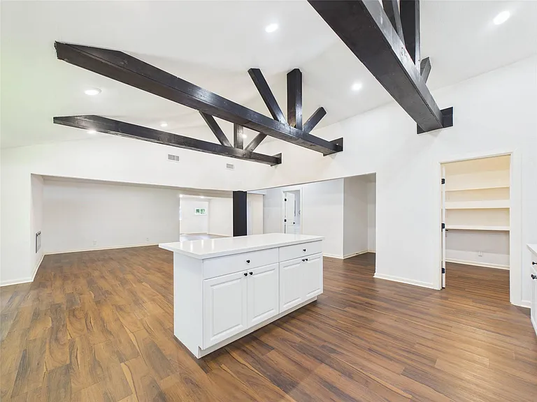 11515 Iberia Dr — Photo 31