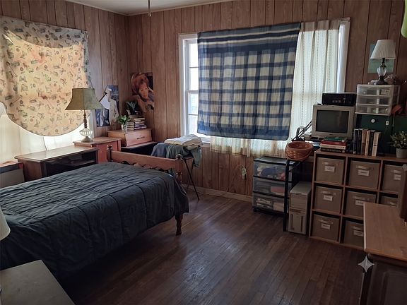 5th image of 1204 N Fannin Ave