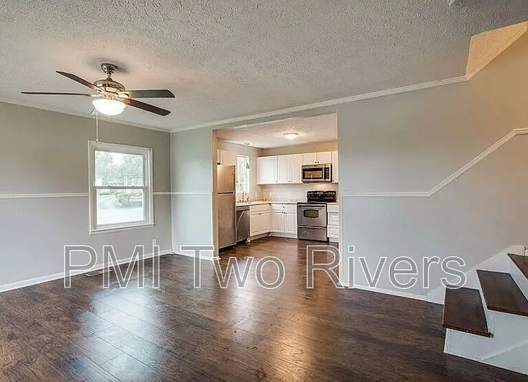 135 Brenda Ln — Photo 7