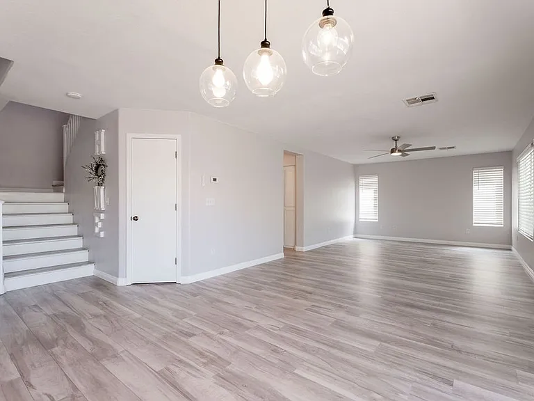 1109 Devon Downs Ave — Photo 6