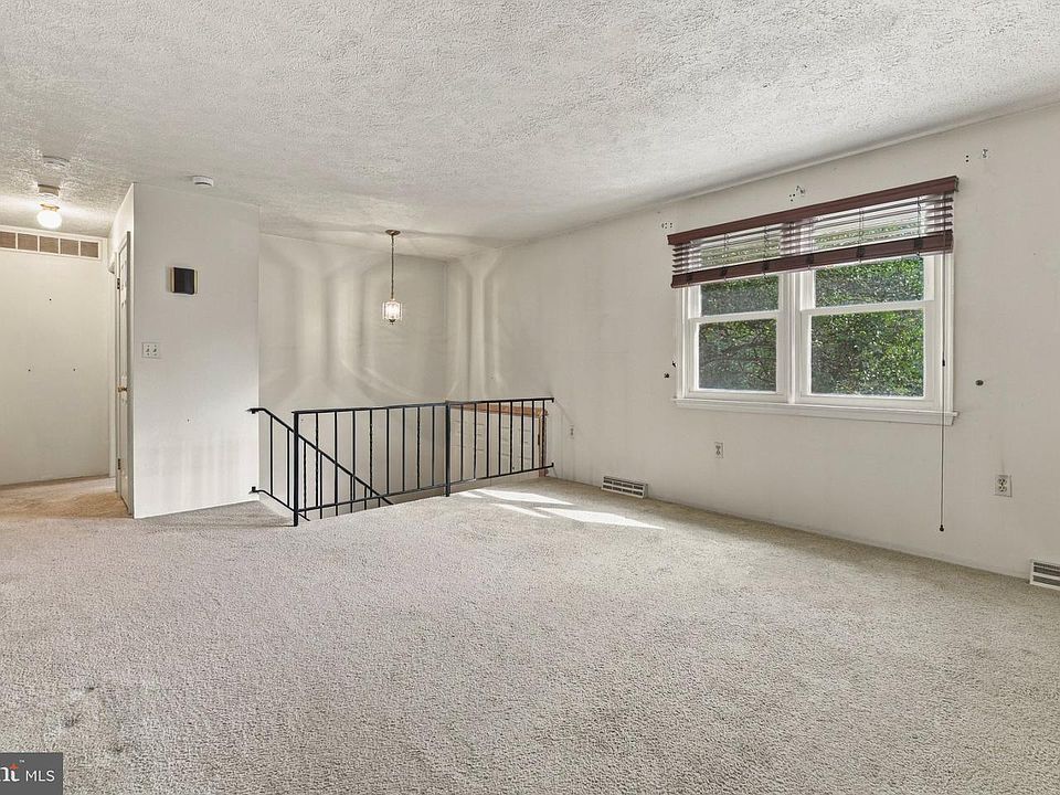 1st image of 8614 Quentin Ave