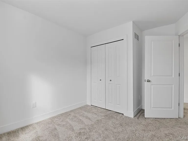 2925 Square Lake Ct — Photo 26