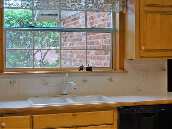 5th image of 4815 Waverly Ln