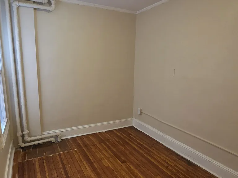 306 Hudson Ave #2F — Photo 7