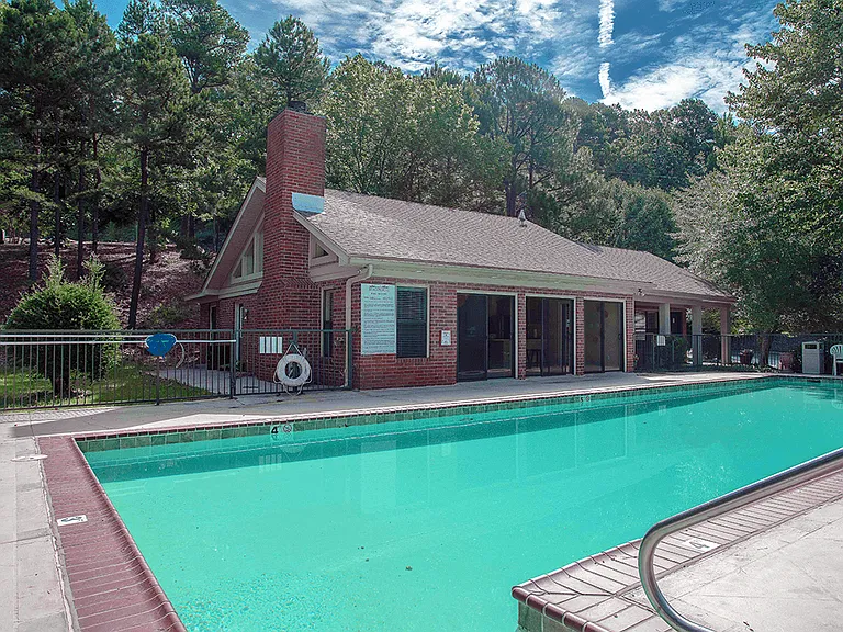 Resort-Style Swimming Pool & Sundeck