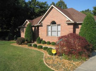 305 Stonecreek Pl, Paducah, KY 42003