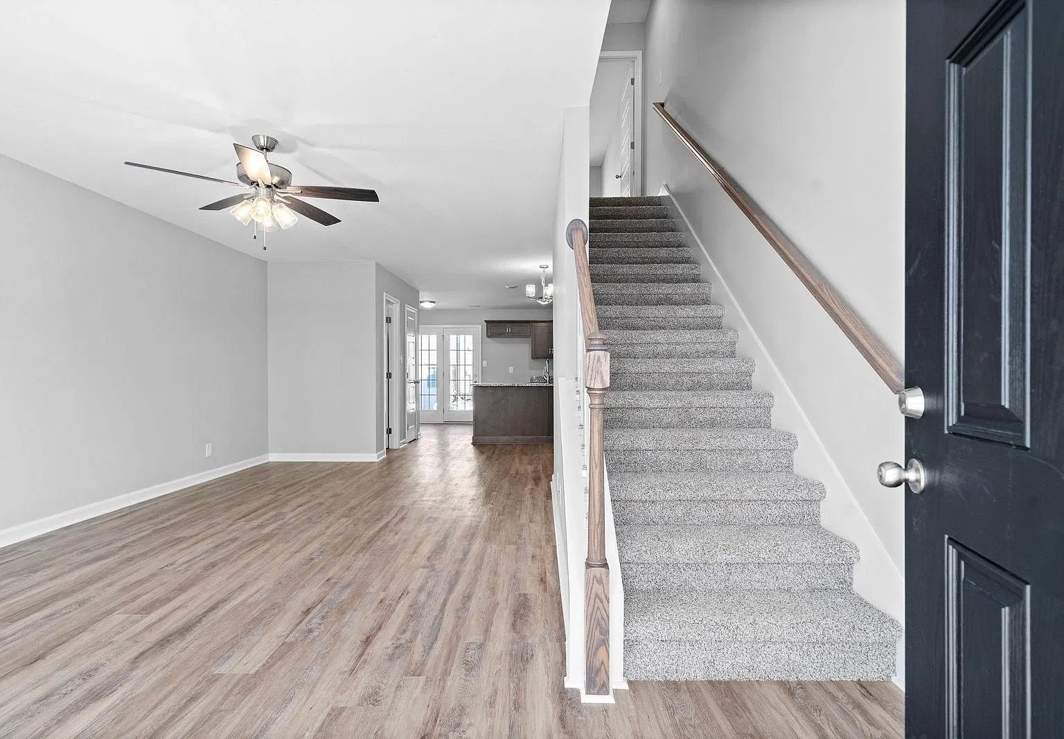 638 Stowe Ct — Photo 3