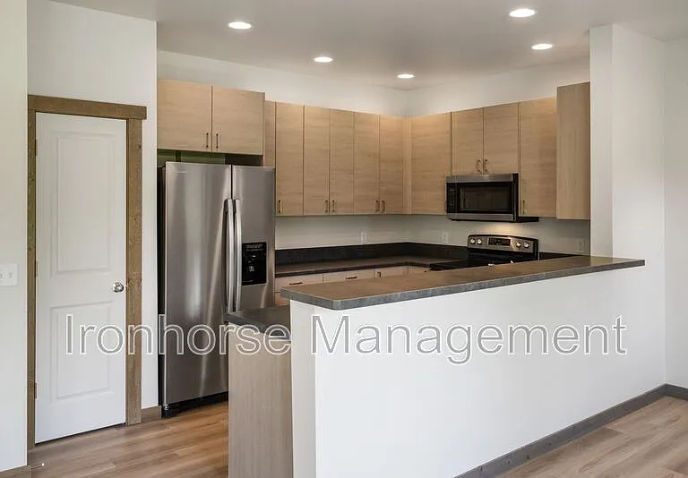 2954 W Babcock St #B — Photo 12