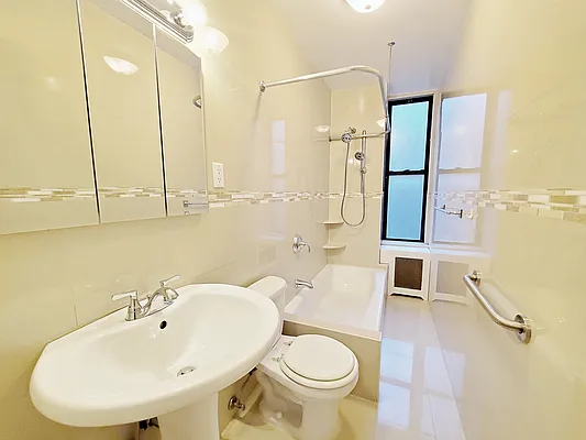 Rented by Rachel Realty | media 14