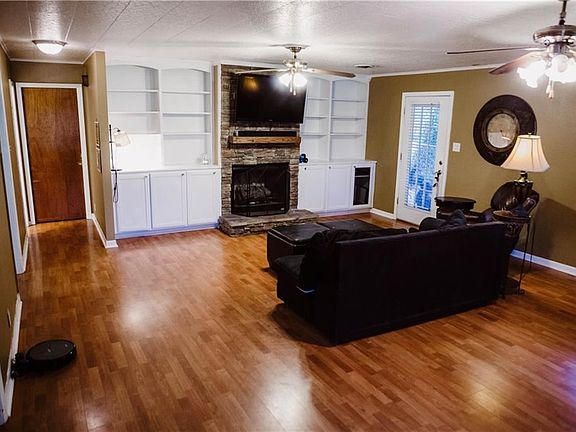 2nd image of 1310 Melanie Dr