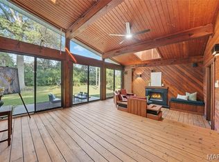 31 Bon Hills Dr, Saint Louis, MO 63132