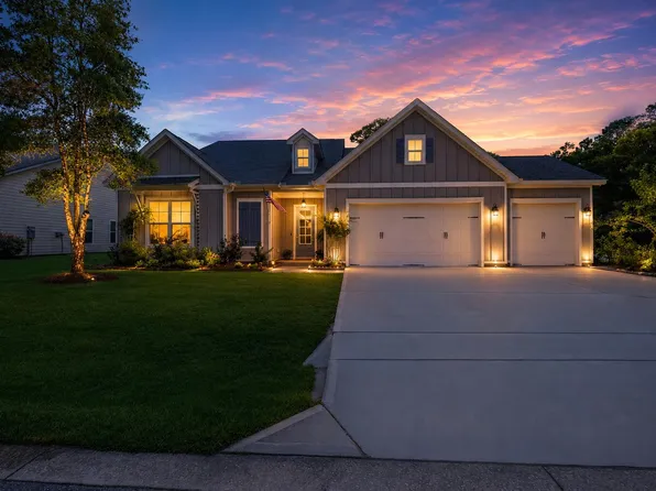 8 Mackenzie Ln, Freeport, FL 32439