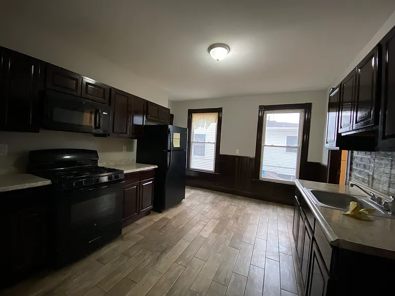 624 Dixwell Ave #A — Photo 4