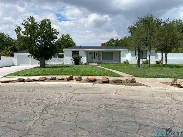 52 Riverside Dr, Roswell, NM 88201