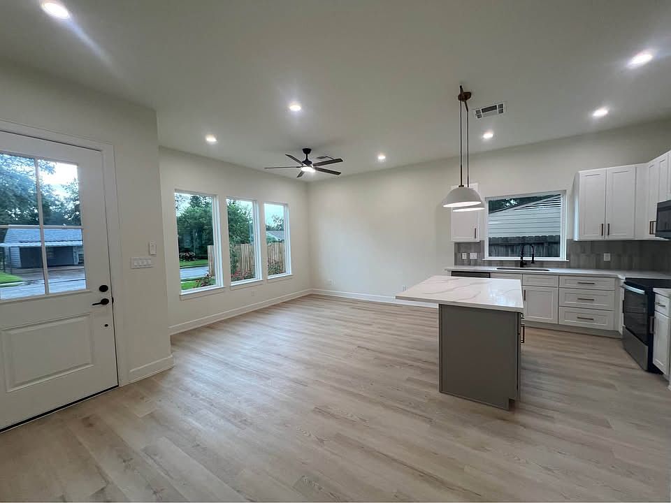 Front room - from breakfast nook