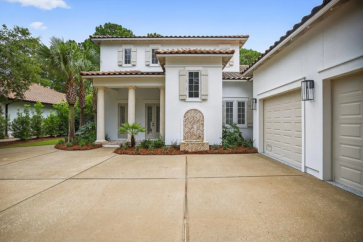 Building Photo - 3161 Club Dr